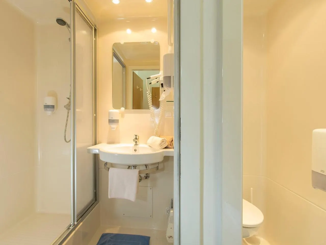 Hotel Gasthof Stefansbrucke Innsbruck 3*, Mutters